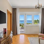 Storge Boutique Omis