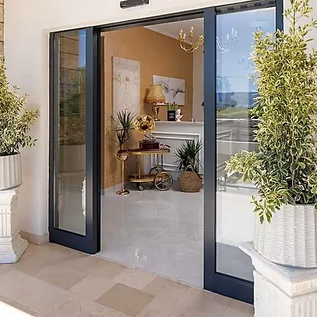 Storge Boutique 4*