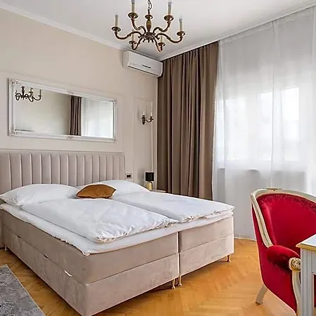 Storge Boutique 4*